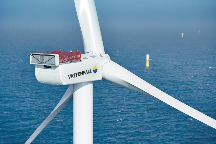 Mølle med Vattenfall-logo i Horns Rev havmøllepark